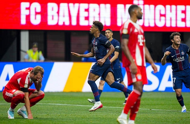PSG kịch thắng Bayern Munich với cú đúp thẻ đỏ và VAR gây tranh cãi