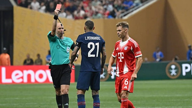 PSG kịch thắng Bayern Munich với cú đúp thẻ đỏ và VAR gây tranh cãi