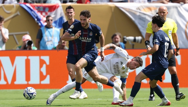 Thắng đậm Real Madrid 4-0, HLV Luis Enrique của PSG lên tiếng về chiến thắng, bảo vệ Xabi Alonso